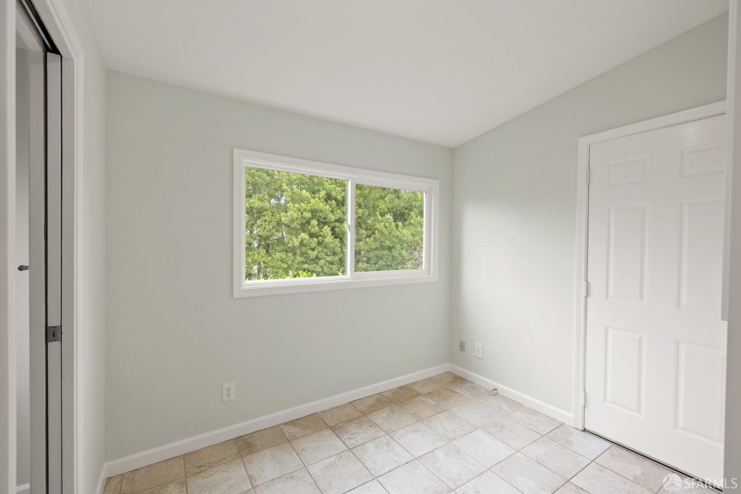 Detail Gallery Image 14 of 30 For 1212 Balboa Ave, Burlingame,  CA 94010 - 3 Beds | 2/1 Baths