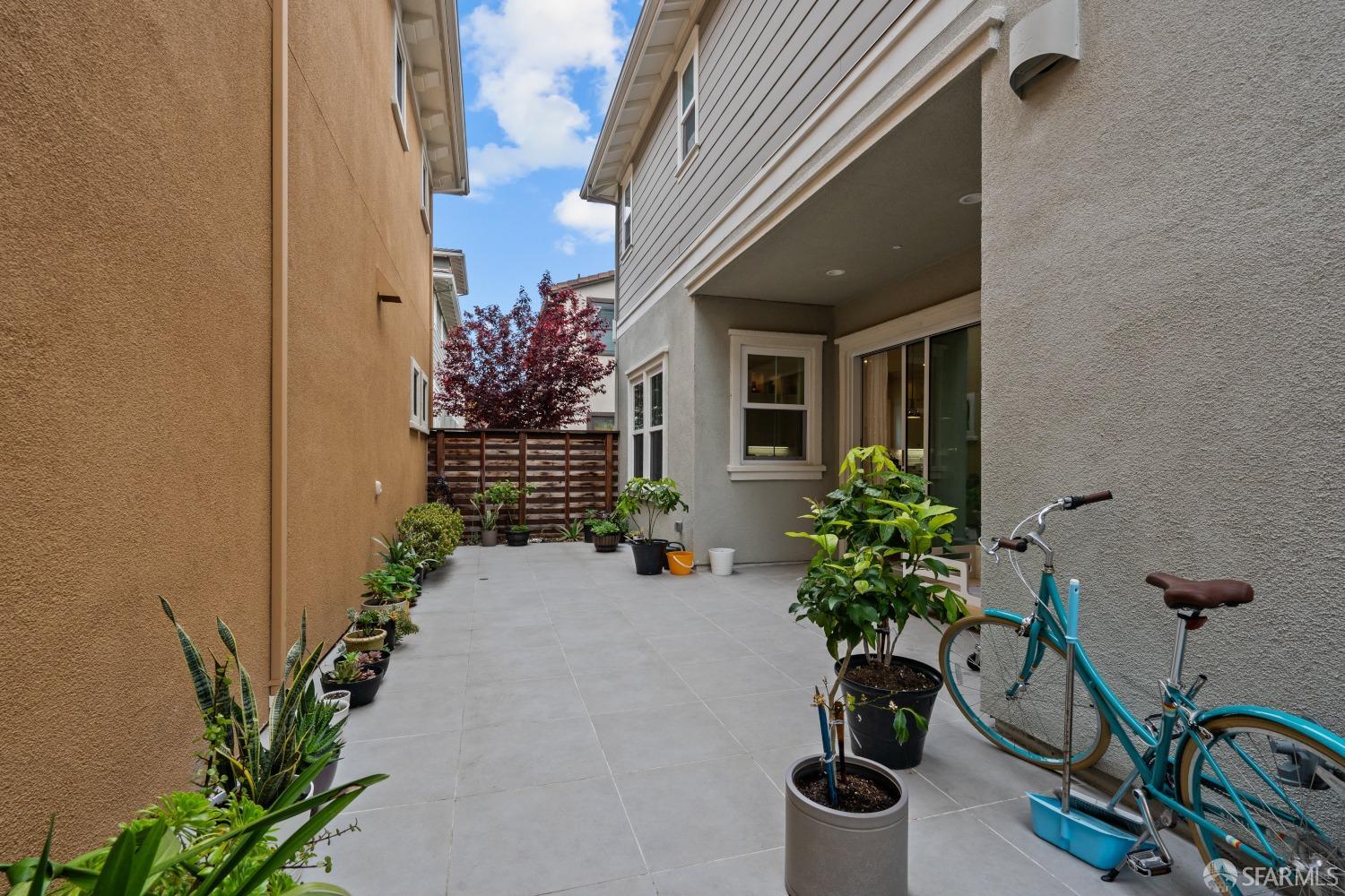 Detail Gallery Image 43 of 43 For 3103 Mena Dr, San Mateo,  CA 94403 - 4 Beds | 4/1 Baths