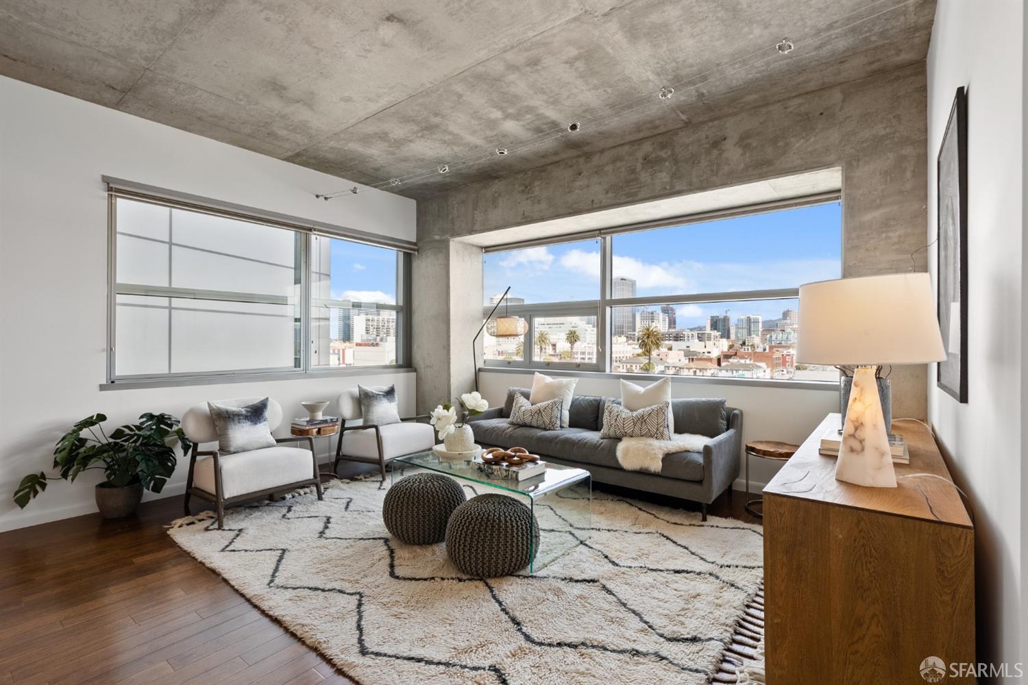 Detail Gallery Image 2 of 32 For 428 Alice St #706,  Oakland,  CA 94607 - 3 Beds | 2 Baths