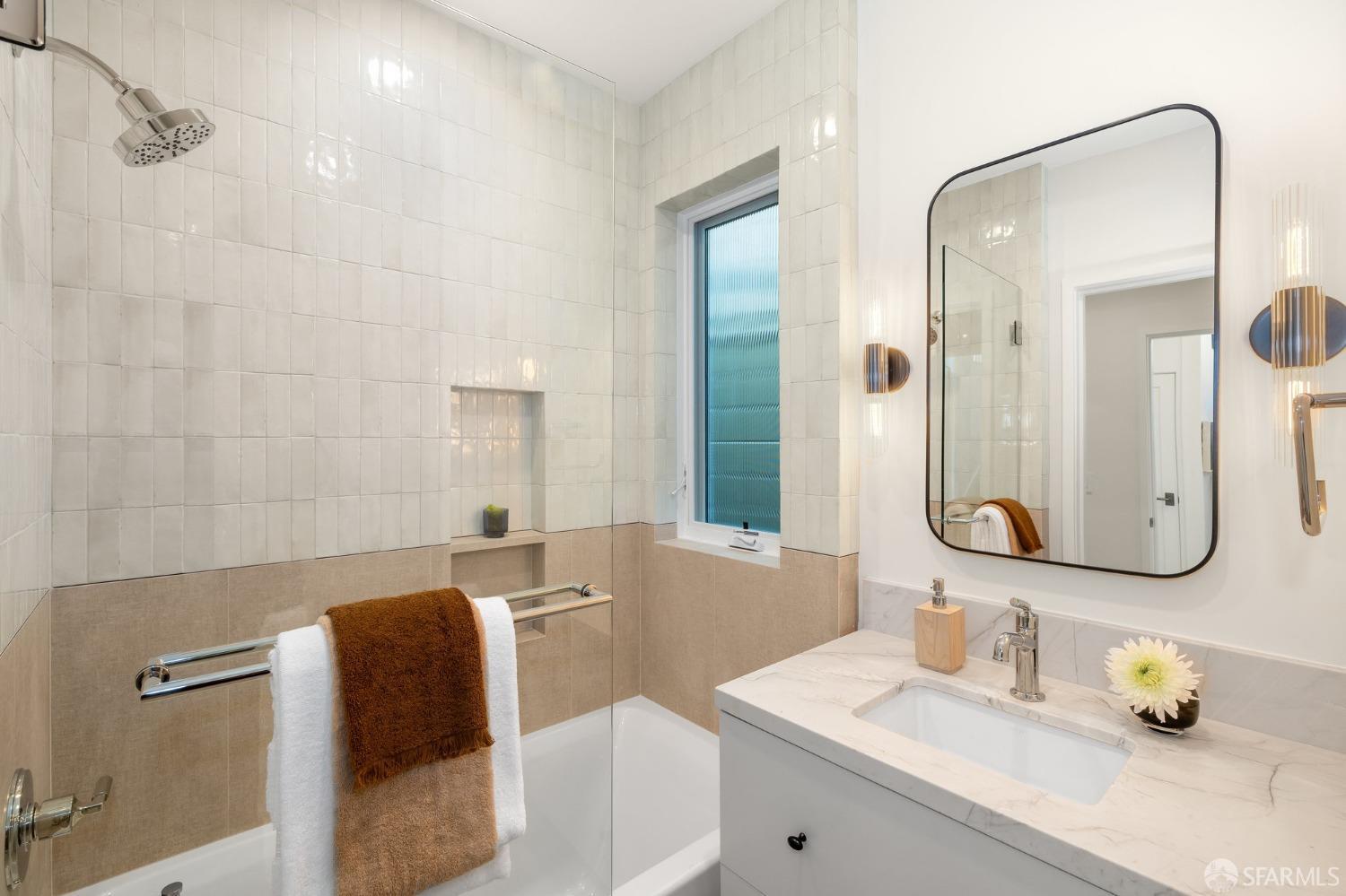 Detail Gallery Image 35 of 77 For 341 Corbett Ave a,  San Francisco,  CA 94114 - 3 Beds | 2/1 Baths