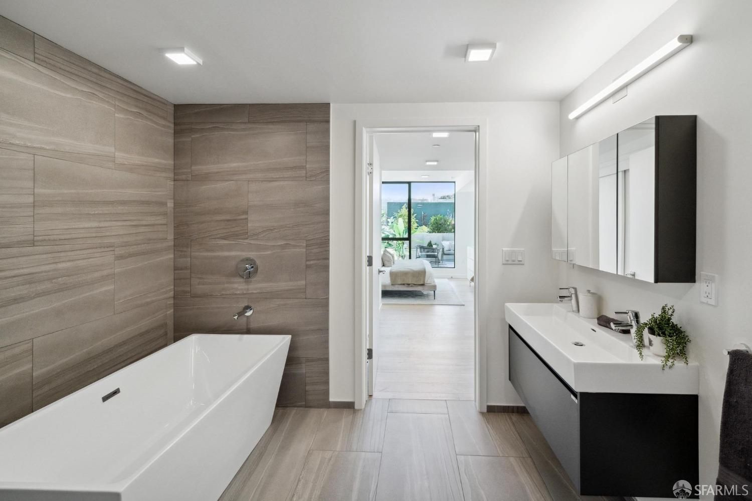 Detail Gallery Image 27 of 57 For 1580 Pacific Ave #K2,  San Francisco,  CA 94109 - 2 Beds | 2 Baths