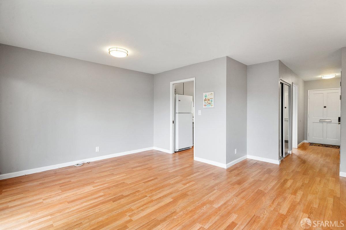 Detail Gallery Image 2 of 23 For 126 Dolphin Ct, San Francisco,  CA 94124 - 2 Beds | 1 Baths