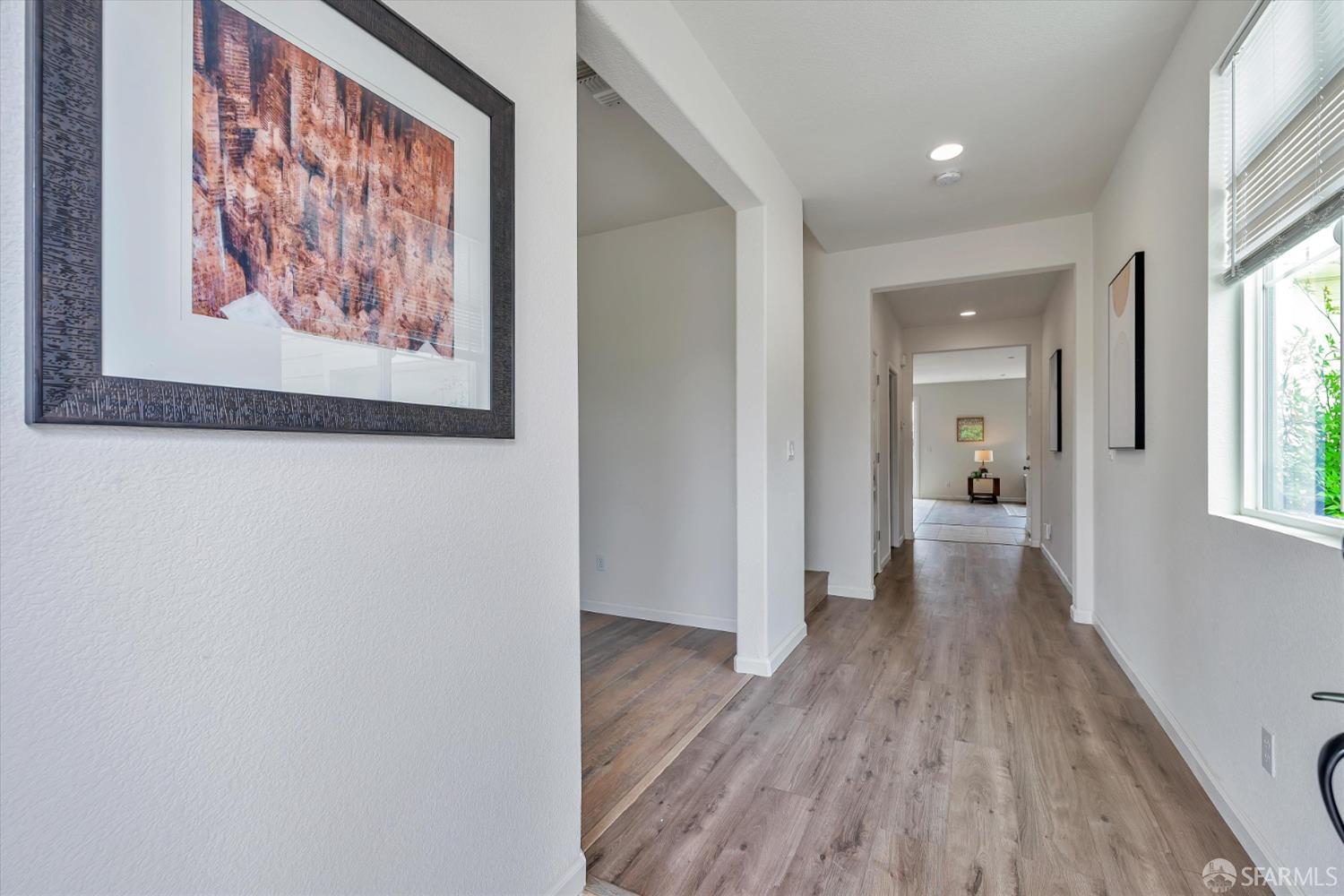 Detail Gallery Image 2 of 29 For 110 Bridalveil Way, Oakley,  CA 94561 - 5 Beds | 3/1 Baths