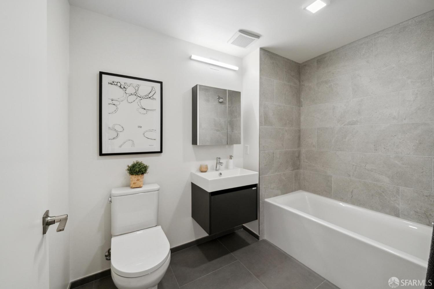 Detail Gallery Image 31 of 57 For 1580 Pacific Ave #K2,  San Francisco,  CA 94109 - 2 Beds | 2 Baths