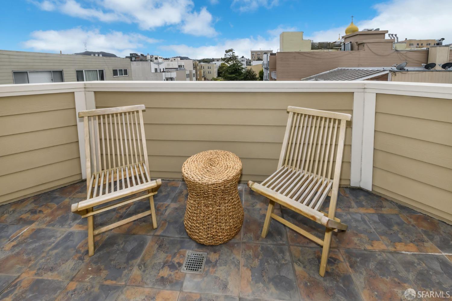 Detail Gallery Image 13 of 20 For 2443 Clement St #9,  San Francisco,  CA 94121 - 2 Beds | 2/1 Baths