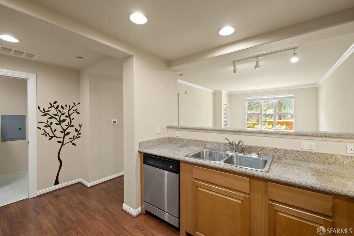 Detail Gallery Image 8 of 35 For 2260 Gellert Blvd #1107,  South San Francisco,  CA 94080 - 1 Beds | 1 Baths