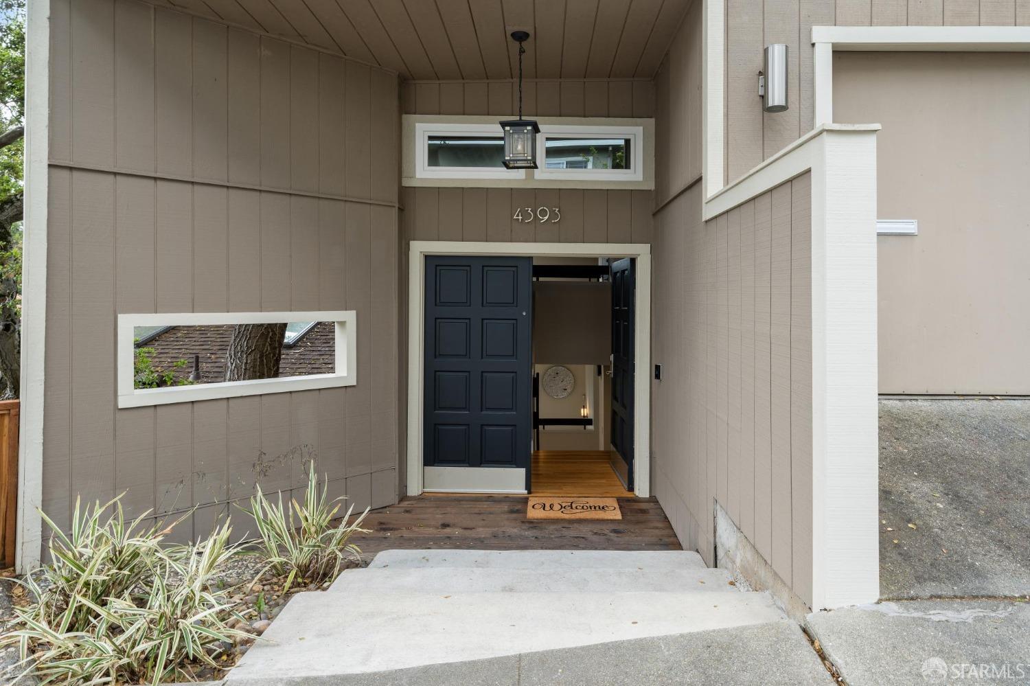 Detail Gallery Image 6 of 70 For 4393 Bridgeview Dr, Oakland,  CA 94602 - 4 Beds | 3/1 Baths