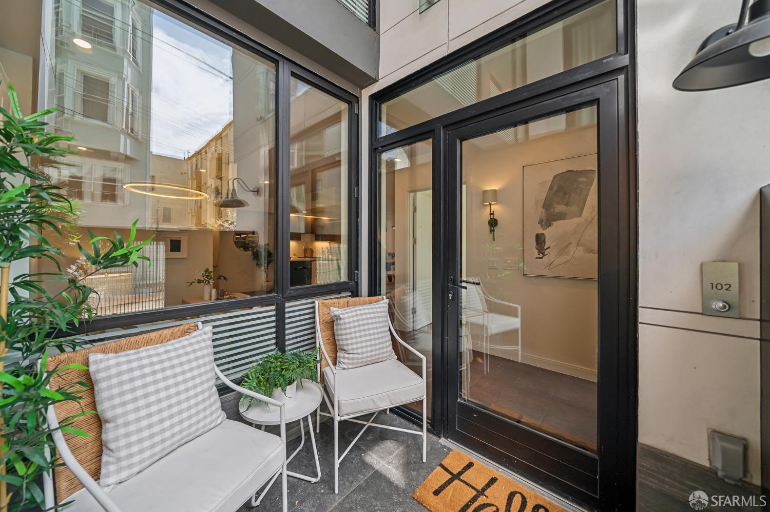 Detail Gallery Image 1 of 76 For 555 Fulton St #102,  San Francisco,  CA 94102 - 3 Beds | 2 Baths