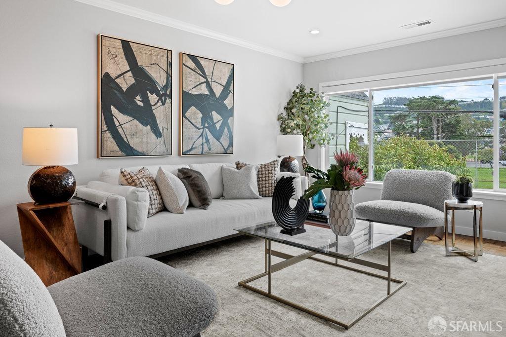 Detail Gallery Image 3 of 74 For 919 France Ave, San Francisco,  CA 94112 - 3 Beds | 2 Baths