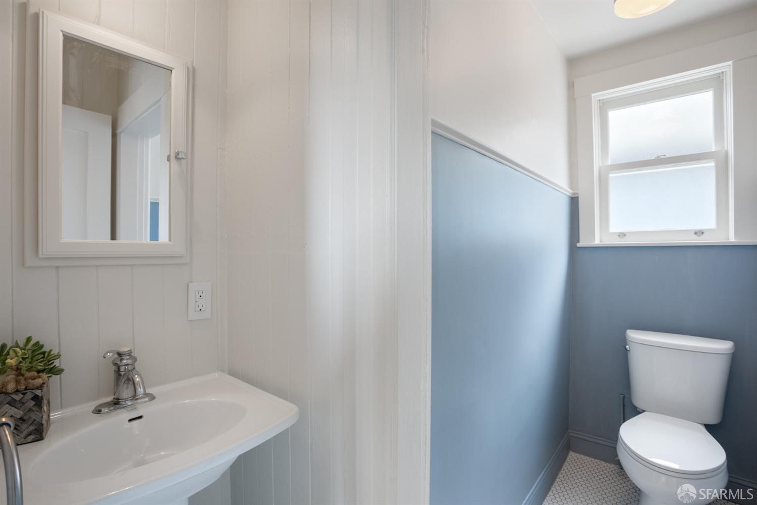 Detail Gallery Image 14 of 26 For 222 Cortland Ave, San Francisco,  CA 94110 - 3 Beds | 1/1 Baths
