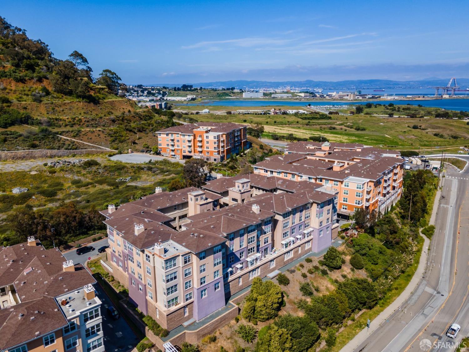 Detail Gallery Image 27 of 31 For 101 Crescent Way #2101,  San Francisco,  CA 94134 - 2 Beds | 2 Baths