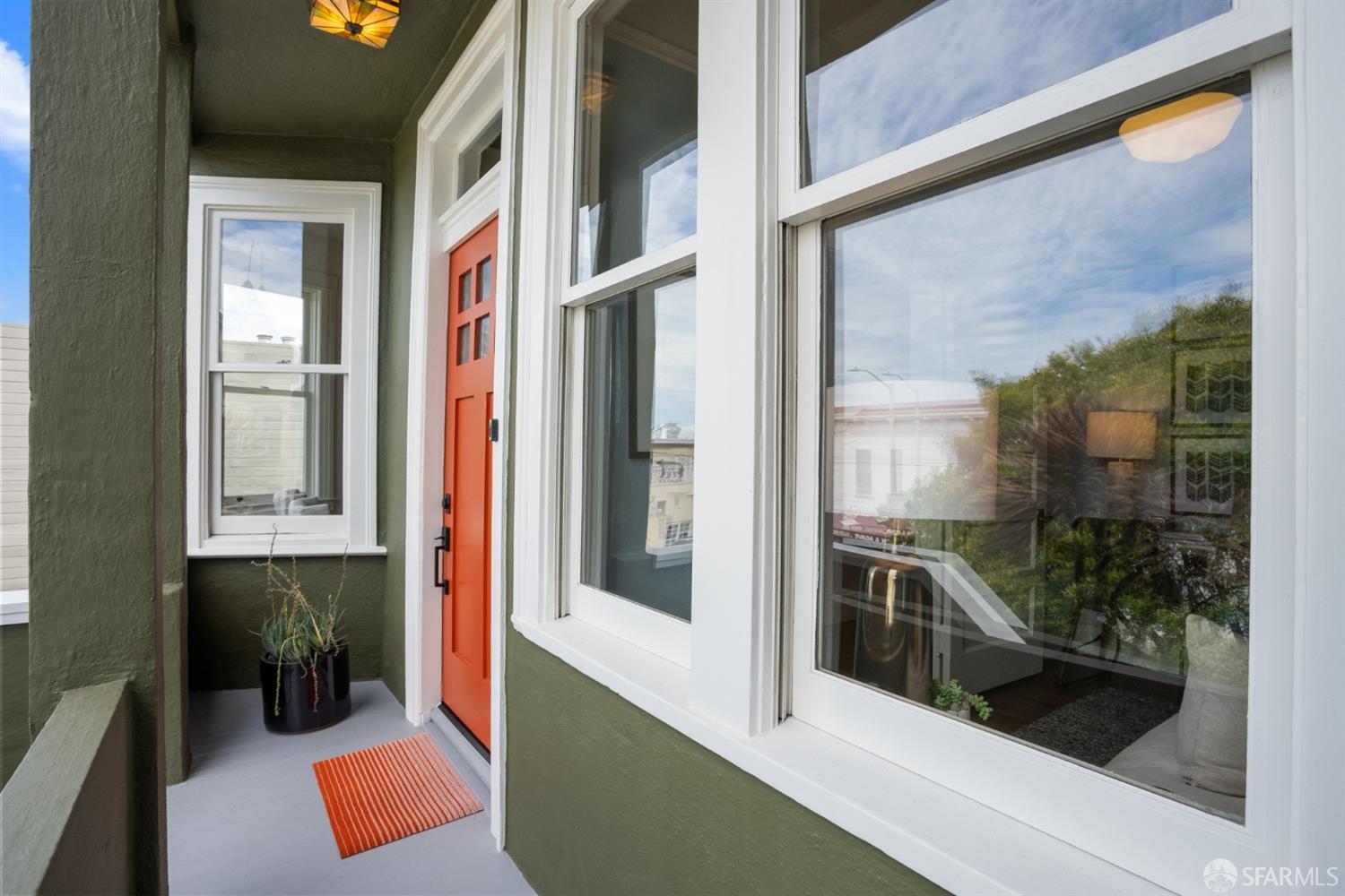 Detail Gallery Image 2 of 26 For 222 Cortland Ave, San Francisco,  CA 94110 - 3 Beds | 1/1 Baths
