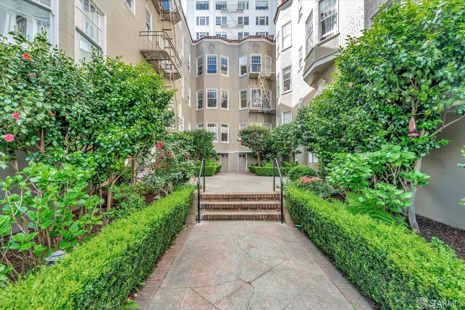 Detail Gallery Image 2 of 29 For 1775 Broadway #6,  San Francisco,  CA 94109 - 1 Beds | 1 Baths