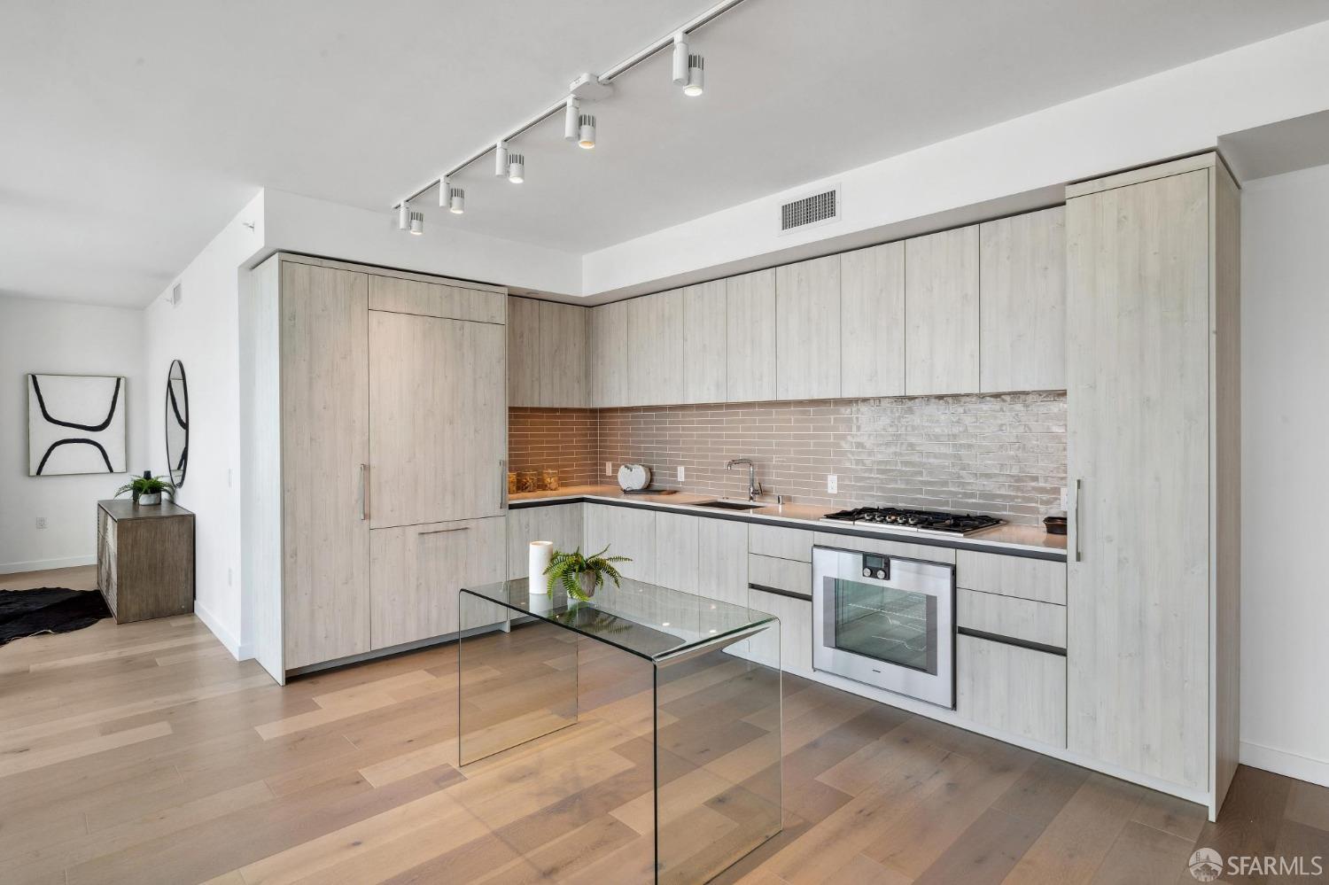 Detail Gallery Image 8 of 81 For 1000 3rd St #1302,  San Francisco,  CA 94158 - 3 Beds | 2/1 Baths
