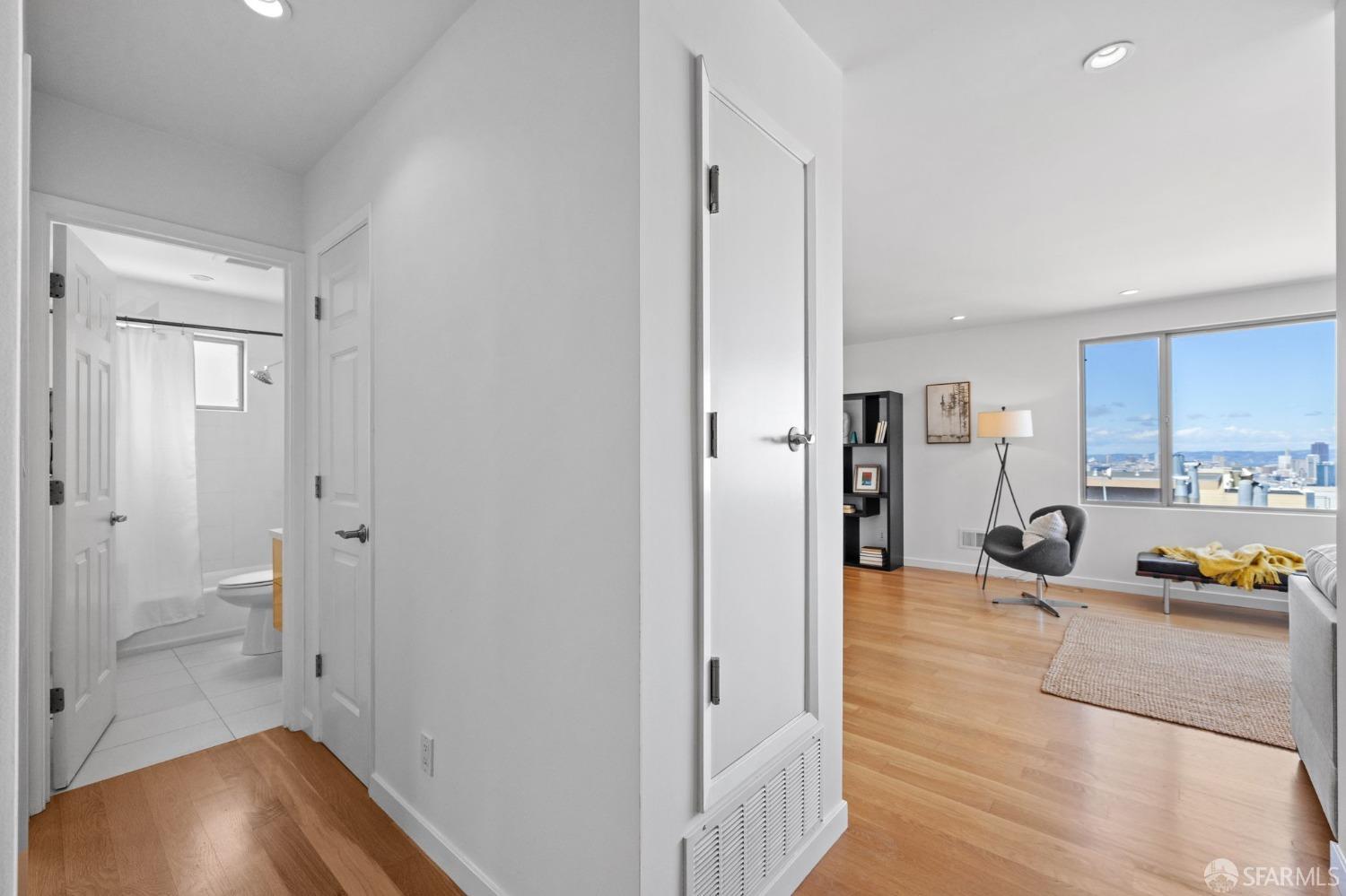 Detail Gallery Image 7 of 15 For 827 Corbett Ave #301,  San Francisco,  CA 94131 - 1 Beds | 1 Baths