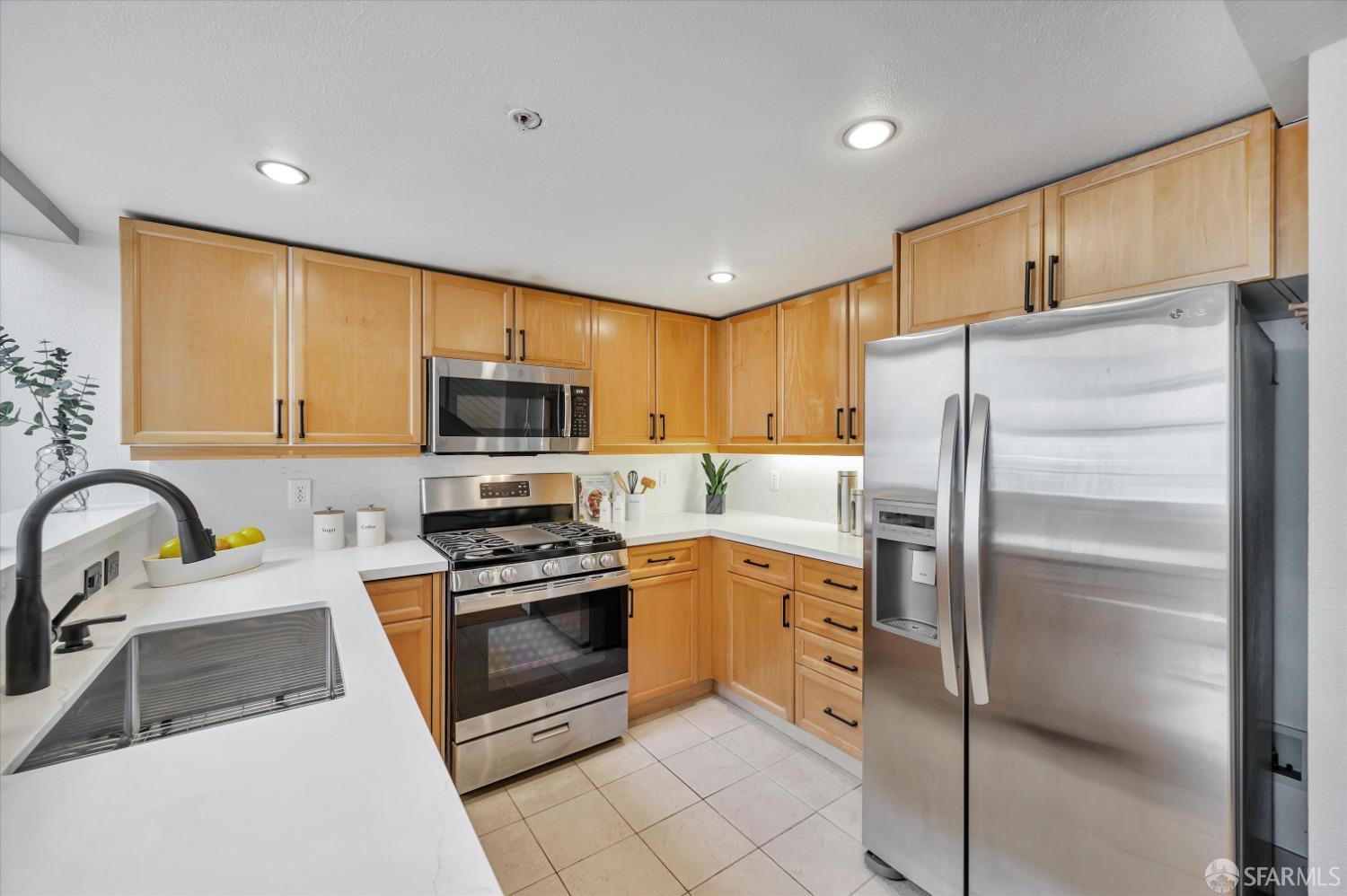 Detail Gallery Image 9 of 32 For 2068 3rd St #17,  San Francisco,  CA 94107 - 1 Beds | 2 Baths