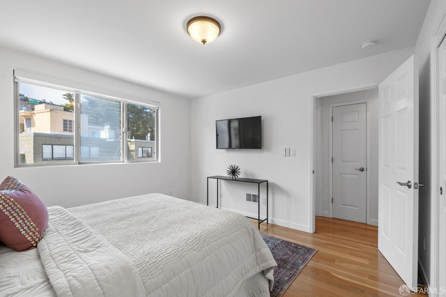 Detail Gallery Image 8 of 15 For 827 Corbett Ave #301,  San Francisco,  CA 94131 - 1 Beds | 1 Baths