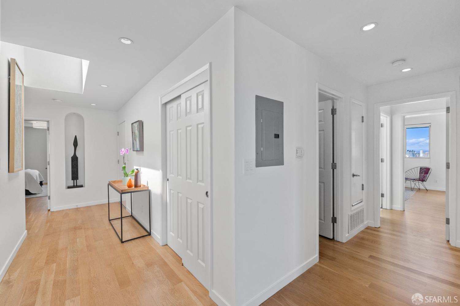 Detail Gallery Image 19 of 29 For 827 Corbett Ave #302,  San Francisco,  CA 94131 - 2 Beds | 2 Baths