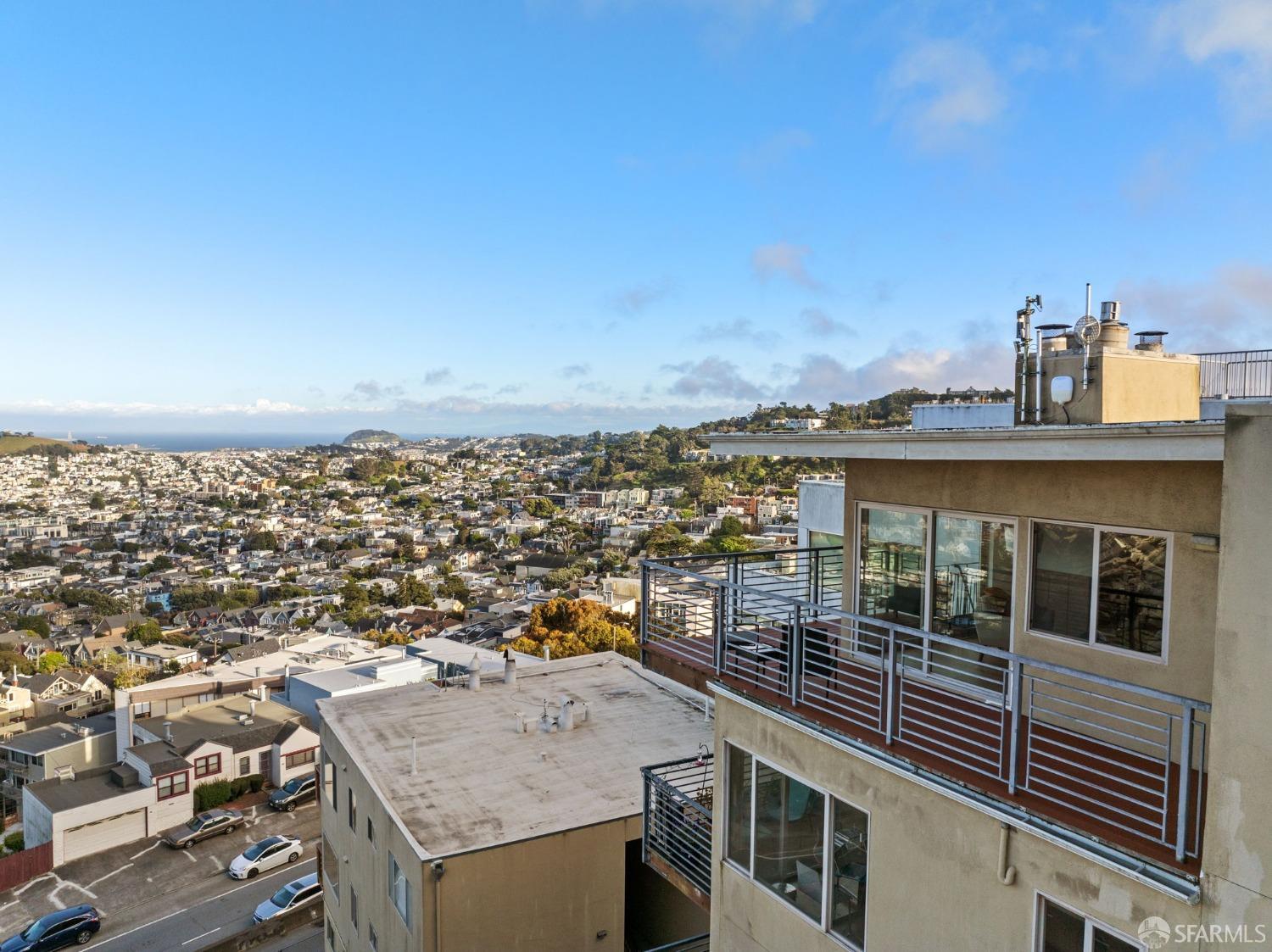 Detail Gallery Image 23 of 29 For 827 Corbett Ave #302,  San Francisco,  CA 94131 - 2 Beds | 2 Baths