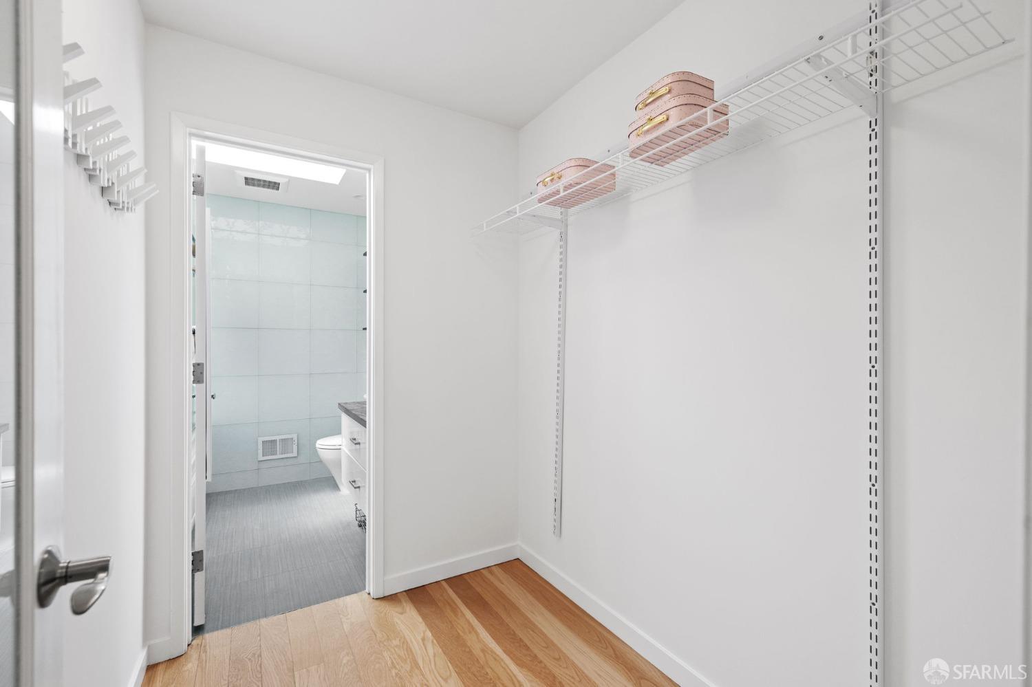 Detail Gallery Image 13 of 29 For 827 Corbett Ave #302,  San Francisco,  CA 94131 - 2 Beds | 2 Baths