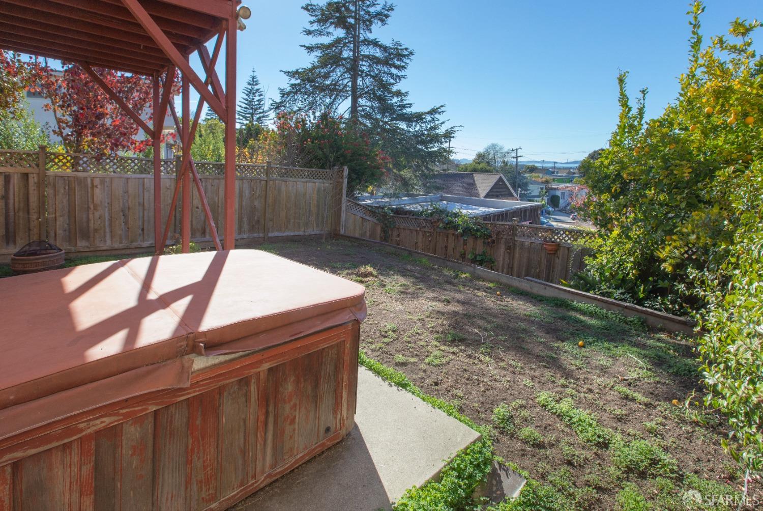 Detail Gallery Image 22 of 26 For 2437 Edwards Ave, El Cerrito,  CA 94530 - 5 Beds | 2/1 Baths