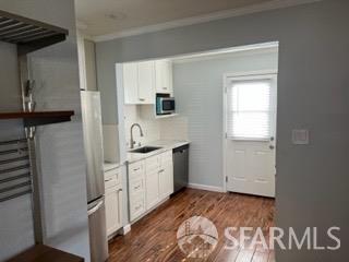 Detail Gallery Image 4 of 12 For 129 El Campo Dr, South San Francisco,  CA 94080 - 3 Beds | 2/1 Baths