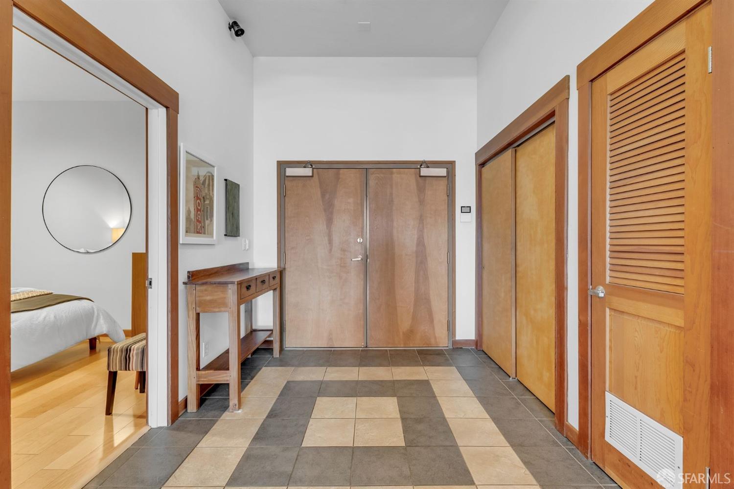 Detail Gallery Image 4 of 30 For 530 E 8th St #105,  Oakland,  CA 94606 - 2 Beds | 1 Baths