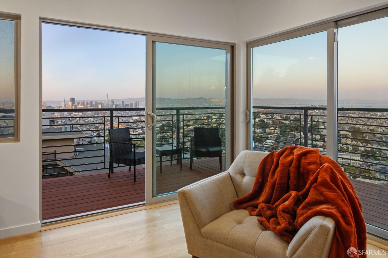 Detail Gallery Image 8 of 29 For 827 Corbett Ave #302,  San Francisco,  CA 94131 - 2 Beds | 2 Baths