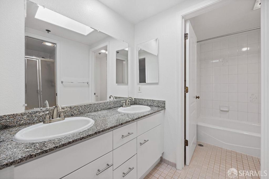 Detail Gallery Image 7 of 37 For 1136 Eddy St #D,  San Francisco,  CA 94109 - 2 Beds | 2 Baths