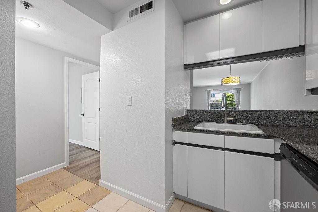Detail Gallery Image 11 of 37 For 1136 Eddy St #D,  San Francisco,  CA 94109 - 2 Beds | 2 Baths