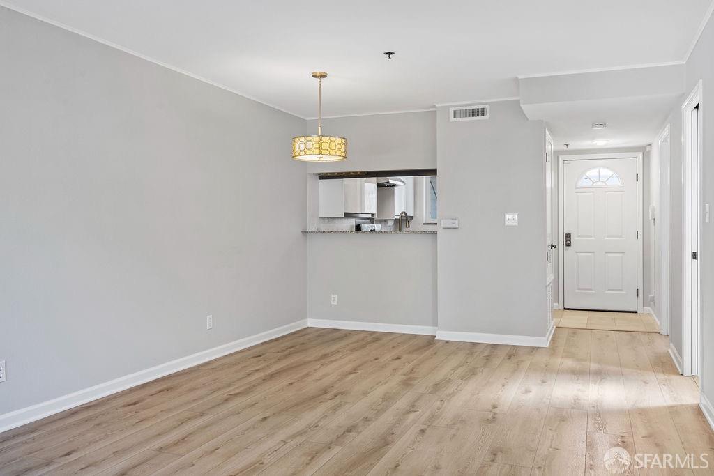 Detail Gallery Image 1 of 37 For 1136 Eddy St #D,  San Francisco,  CA 94109 - 2 Beds | 2 Baths