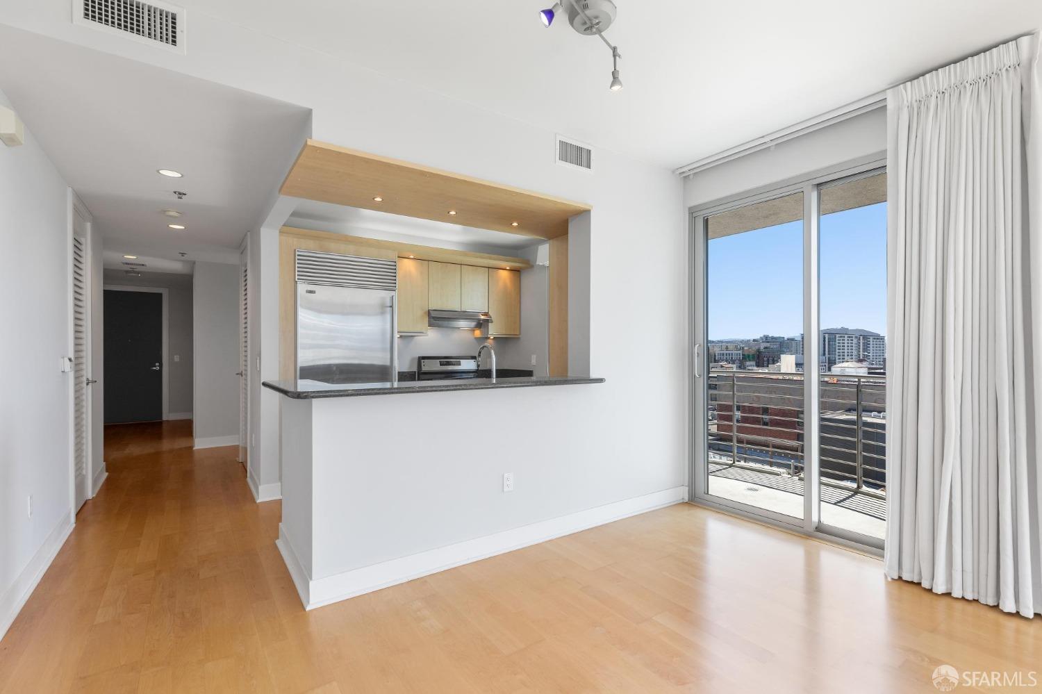 Detail Gallery Image 12 of 44 For 239 Brannan St 10d,  San Francisco,  CA 94107 - 2 Beds | 2 Baths