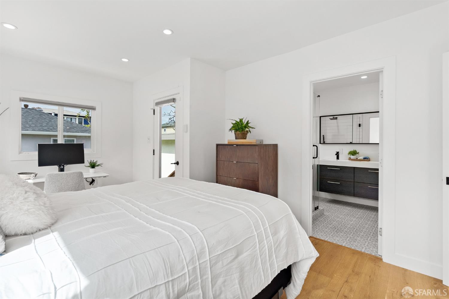 Detail Gallery Image 18 of 44 For 1419 Derby St, Berkeley,  CA 94702 - 3 Beds | 2 Baths