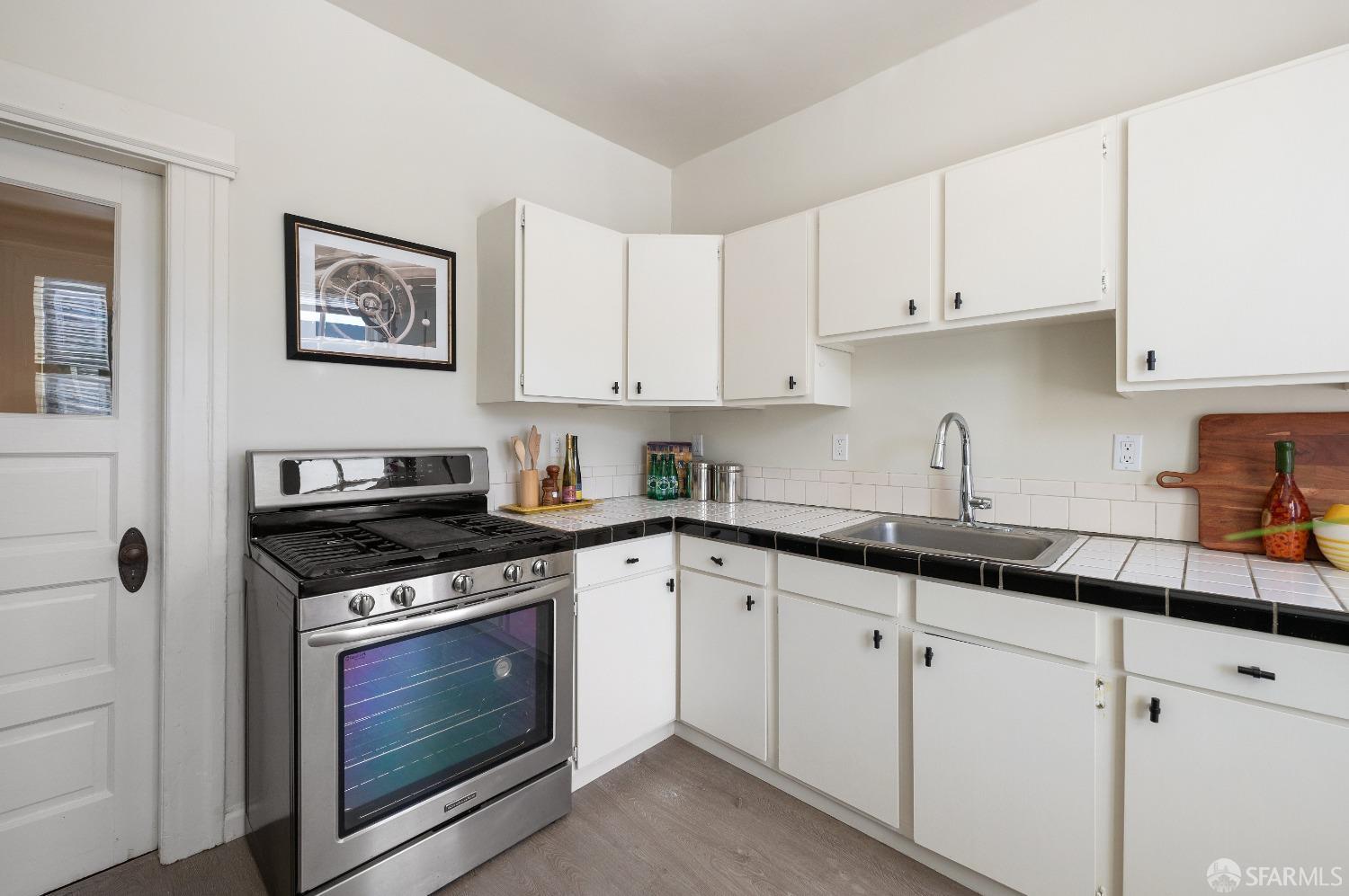 Detail Gallery Image 13 of 25 For 3524 17th St #B,  San Francisco,  CA 94110 - 1 Beds | 1 Baths