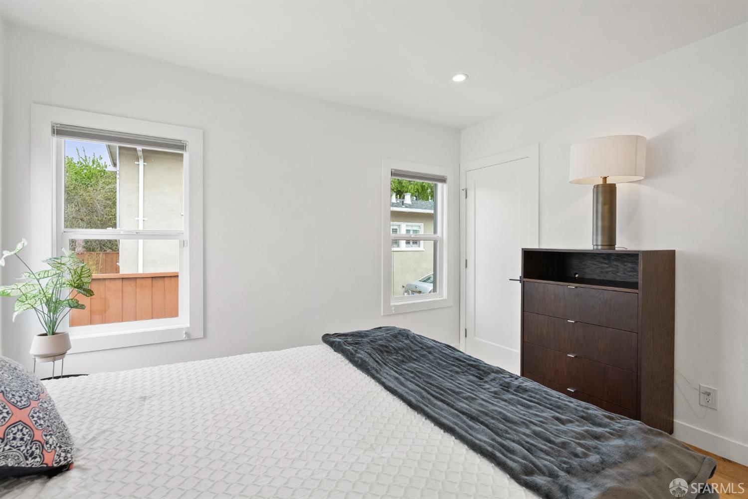 Detail Gallery Image 30 of 44 For 1419 Derby St, Berkeley,  CA 94702 - 3 Beds | 2 Baths