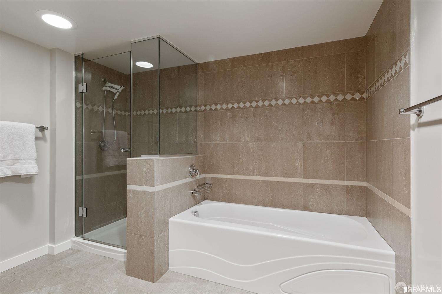 Detail Gallery Image 18 of 28 For 355 1st St #S2502,  San Francisco,  CA 94105 - 2 Beds | 2 Baths