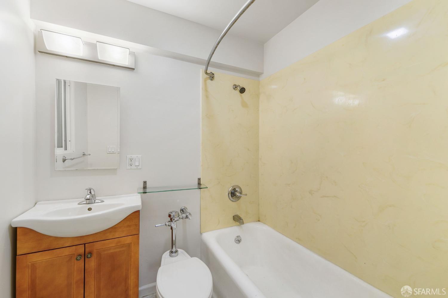 Detail Gallery Image 9 of 10 For 810 Hyde St #304,  San Francisco,  CA 94109 - 0 Beds | 1 Baths