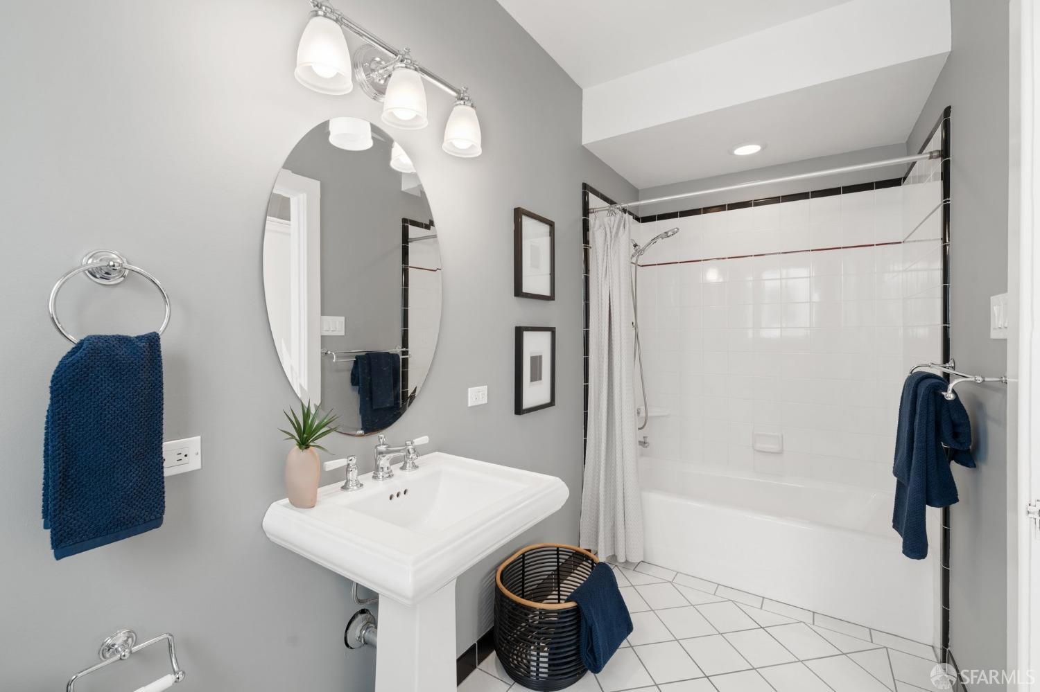 Detail Gallery Image 24 of 38 For 1851 Hayes St, San Francisco,  CA 94117 - 2 Beds | 1 Baths