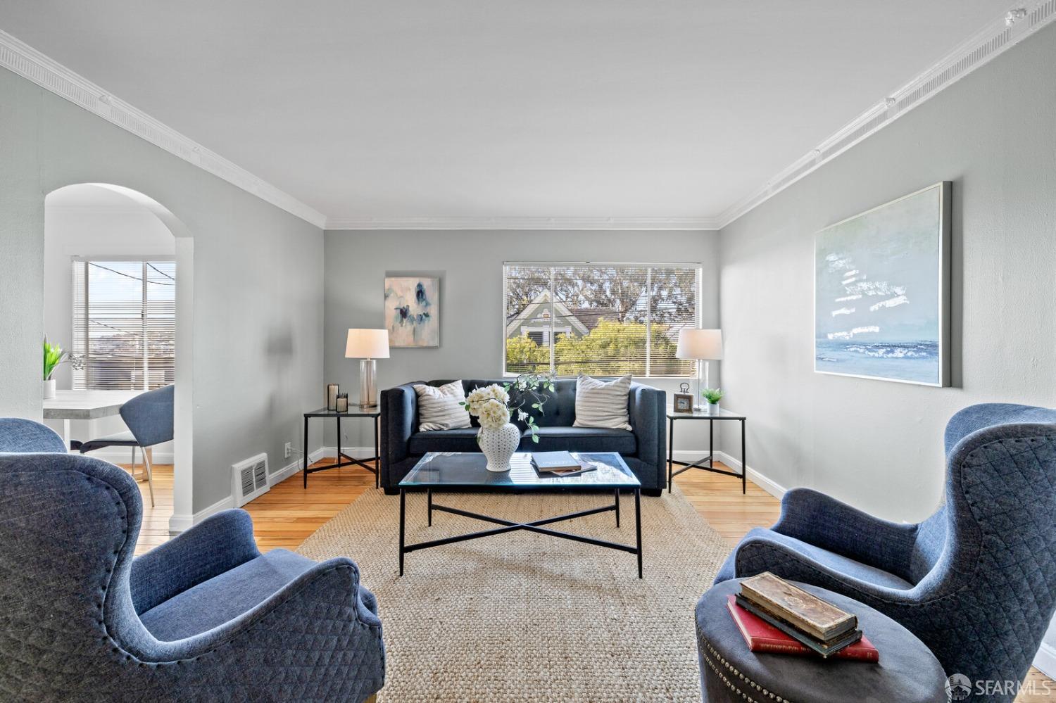 Detail Gallery Image 3 of 13 For 258 Surrey St, San Francisco,  CA 94131 - 2 Beds | 1 Baths