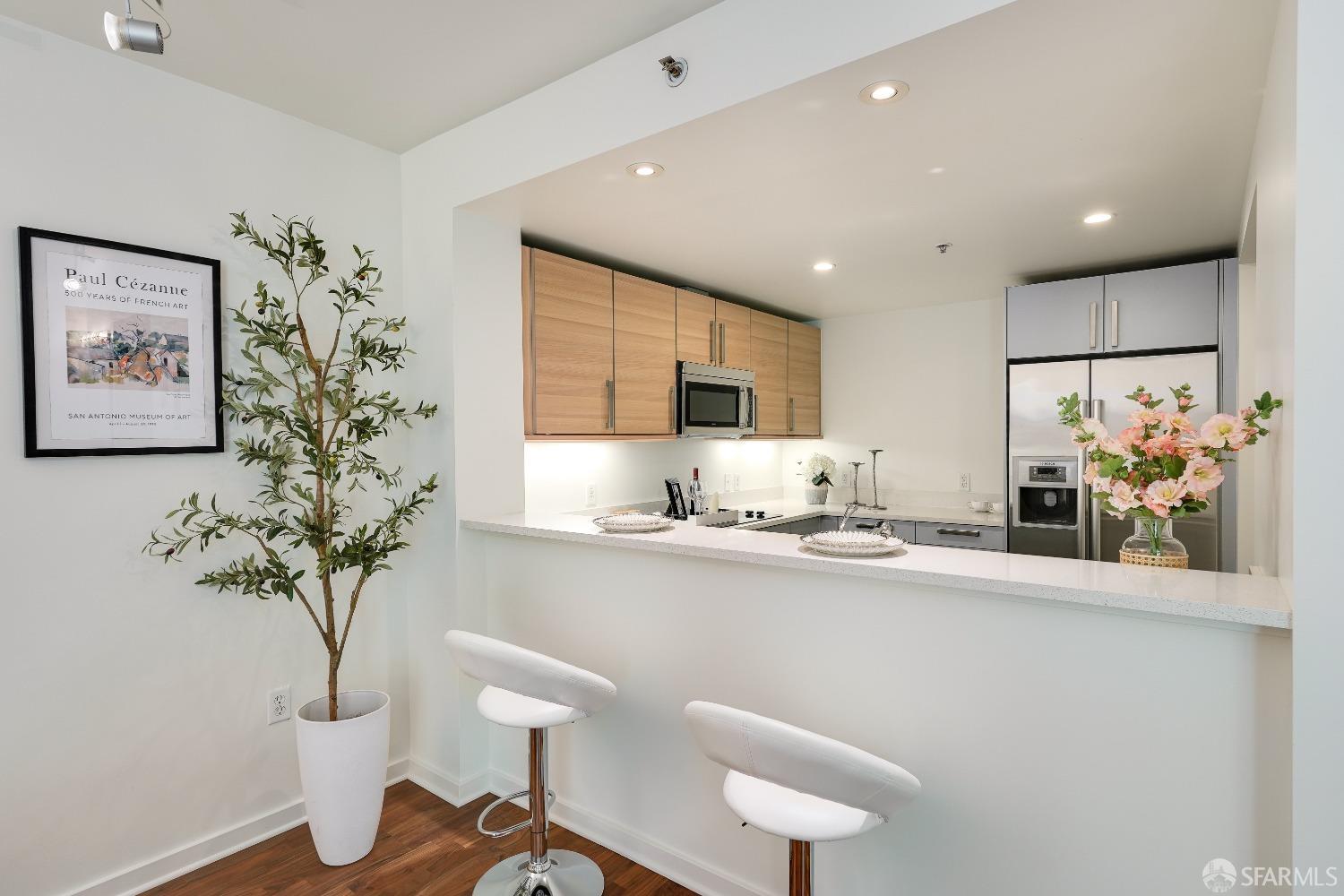 Detail Gallery Image 9 of 76 For 555 4th St #522,  San Francisco,  CA 94107 - 2 Beds | 2 Baths