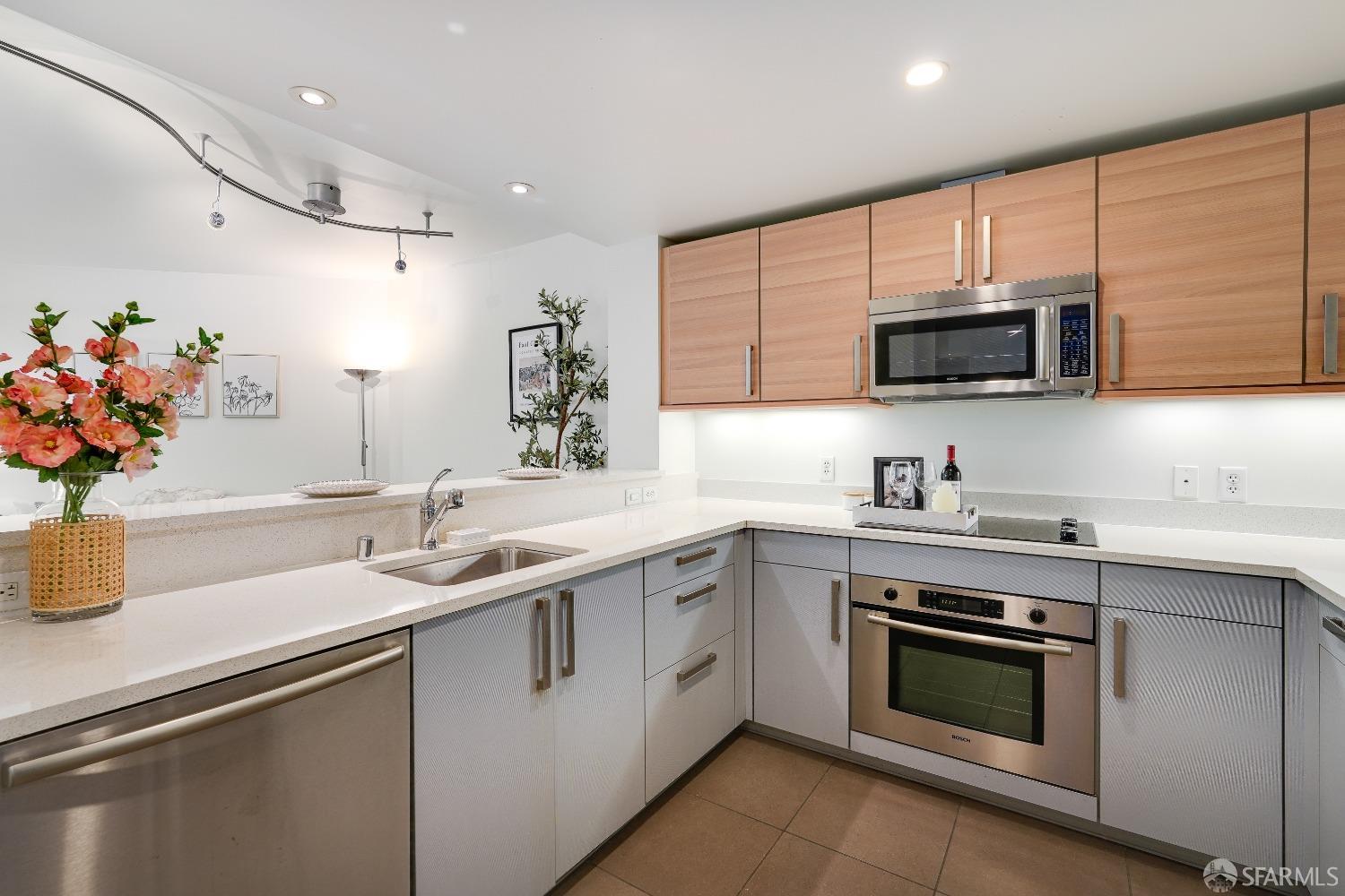 Detail Gallery Image 11 of 76 For 555 4th St #522,  San Francisco,  CA 94107 - 2 Beds | 2 Baths