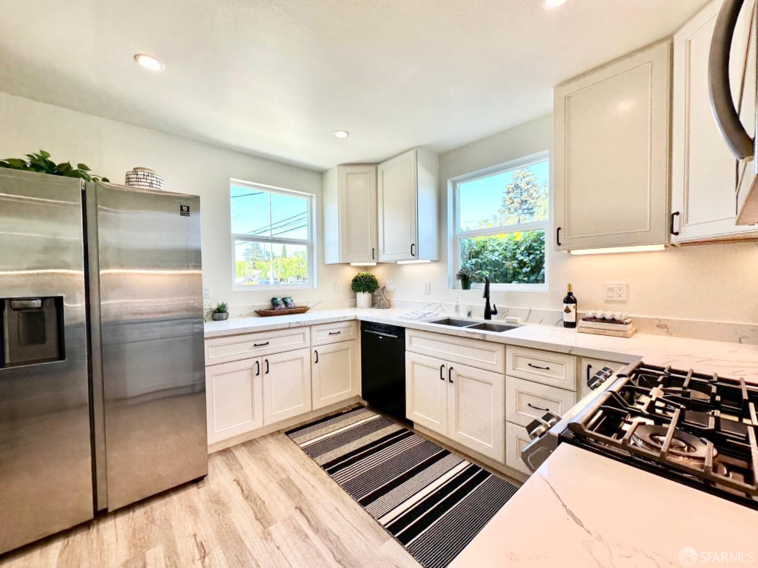 Detail Gallery Image 9 of 27 For 138 E Hillsdale Blvd, San Mateo,  CA 94403 - 2 Beds | 2 Baths