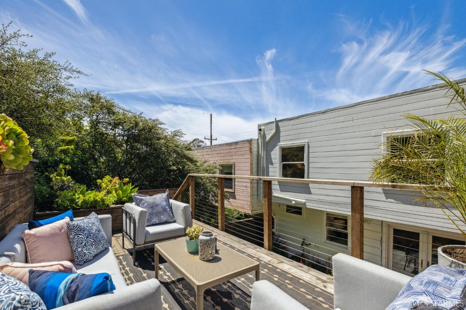 Detail Gallery Image 30 of 35 For 155 Farnum St, San Francisco,  CA 94131 - 3 Beds | 2 Baths