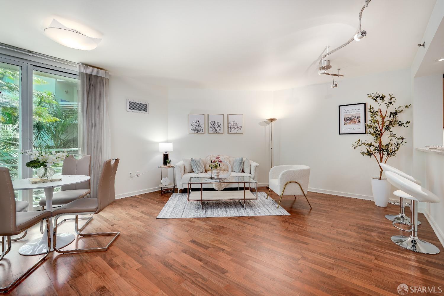 Detail Gallery Image 1 of 76 For 555 4th St #522,  San Francisco,  CA 94107 - 2 Beds | 2 Baths