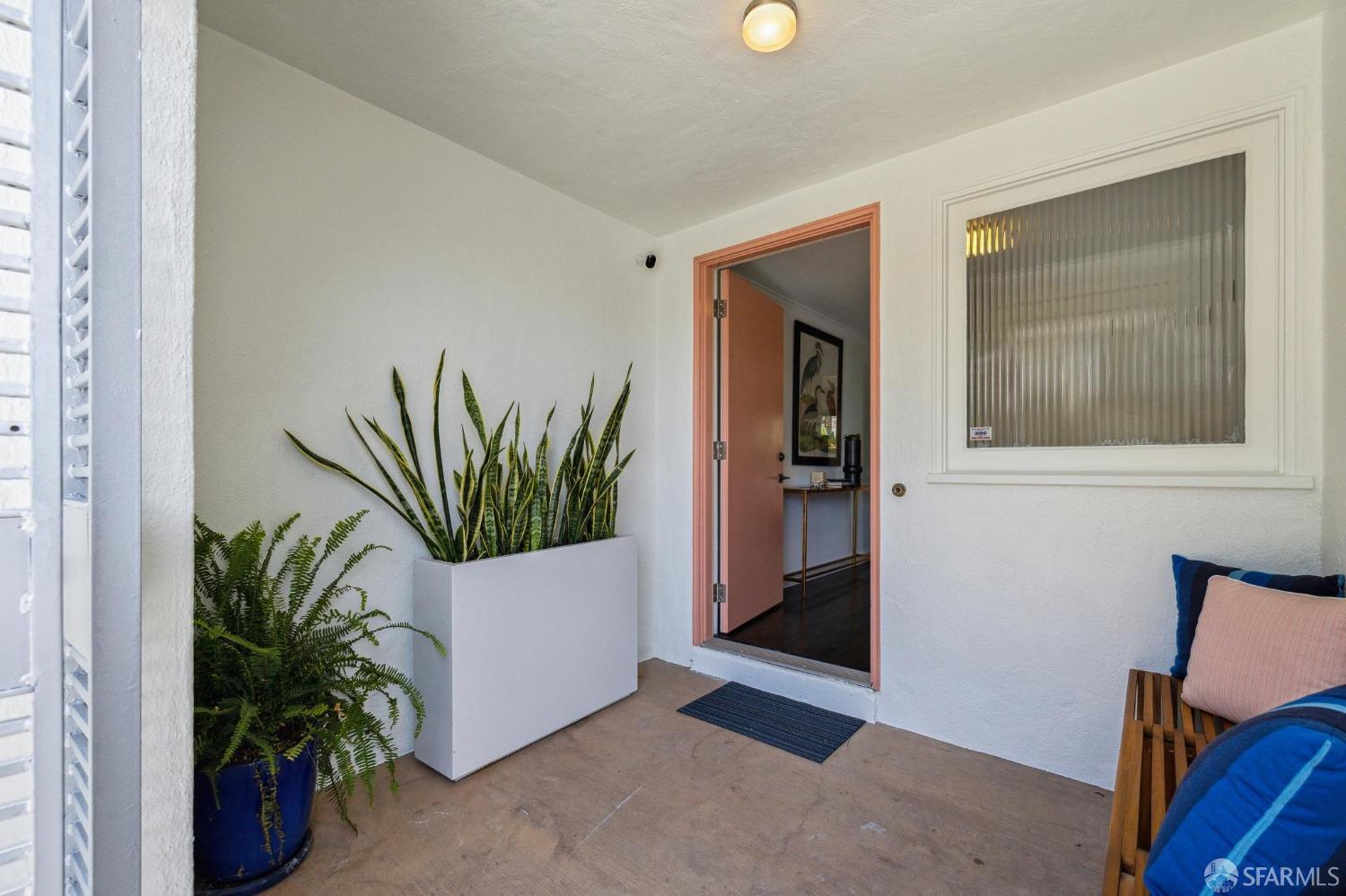 Detail Gallery Image 3 of 35 For 155 Farnum St, San Francisco,  CA 94131 - 3 Beds | 2 Baths