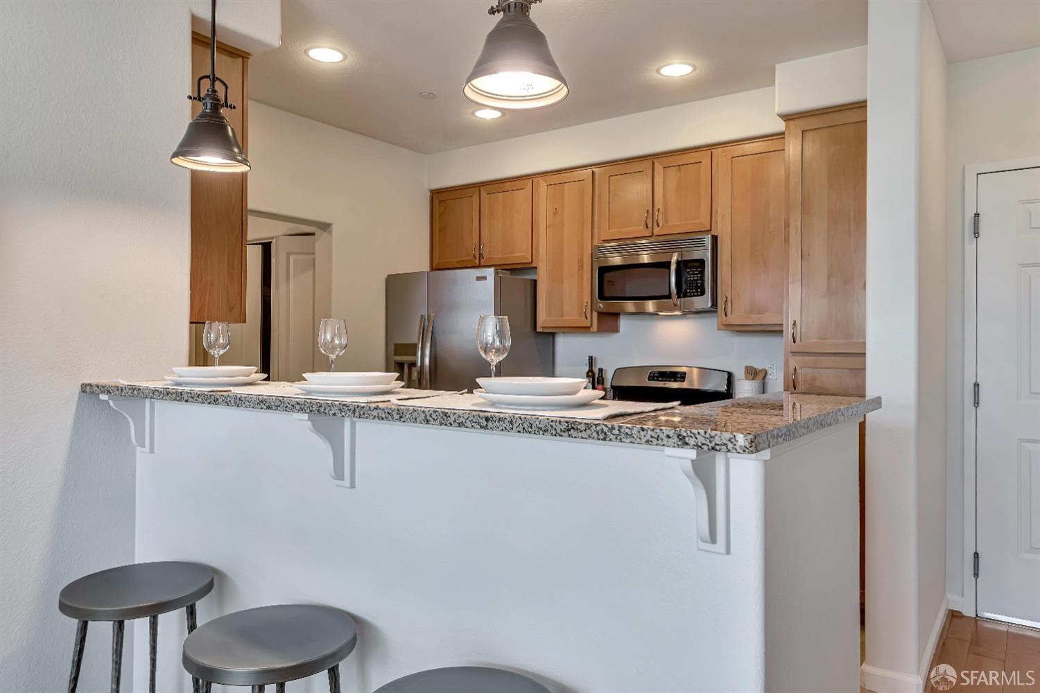Detail Gallery Image 8 of 43 For 1388 Broadway #411,  Millbrae,  CA 94030 - 2 Beds | 2 Baths
