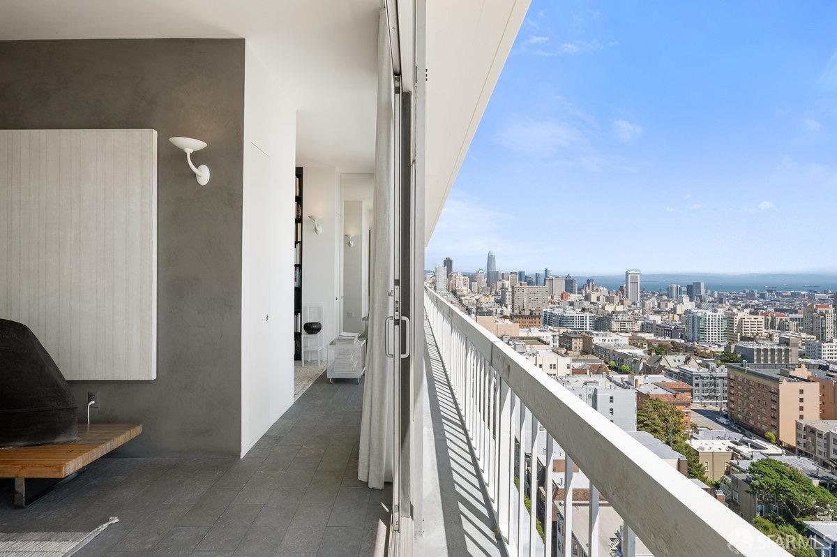 Detail Gallery Image 11 of 38 For 2200 Sacramento St #1702,  San Francisco,  CA 94115 - 2 Beds | 2/1 Baths