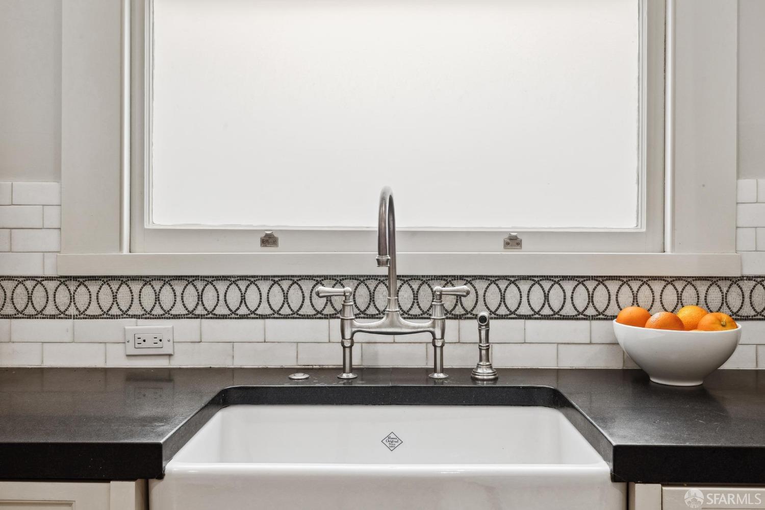 Detail Gallery Image 6 of 29 For 2855 Jackson St #202,  San Francisco,  CA 94115 - 3 Beds | 2 Baths