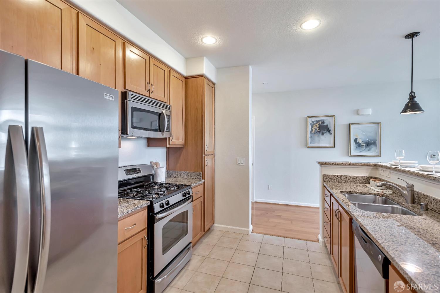 Detail Gallery Image 12 of 43 For 1388 Broadway #411,  Millbrae,  CA 94030 - 2 Beds | 2 Baths
