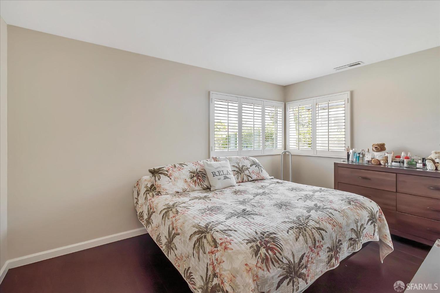 Detail Gallery Image 17 of 29 For 1308 Royal Ave, San Mateo,  CA 94401 - 3 Beds | 1 Baths